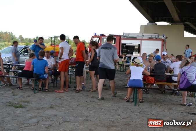 Zdjęcie w galerii na portalu naszraciborz.pl: Graniczne meandry otwarte. Gmina Krzyżanowice i miasto Bogumin oficjalnie rozpoczęli sezon wodniacki  wiadomości z regionu