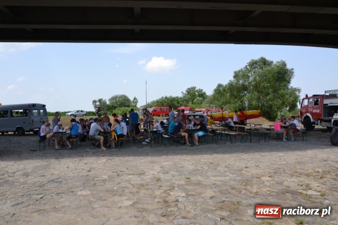 Zdjęcie w galerii na portalu naszraciborz.pl: Graniczne meandry otwarte. Gmina Krzyżanowice i miasto Bogumin oficjalnie rozpoczęli sezon wodniacki  wiadomości z regionu