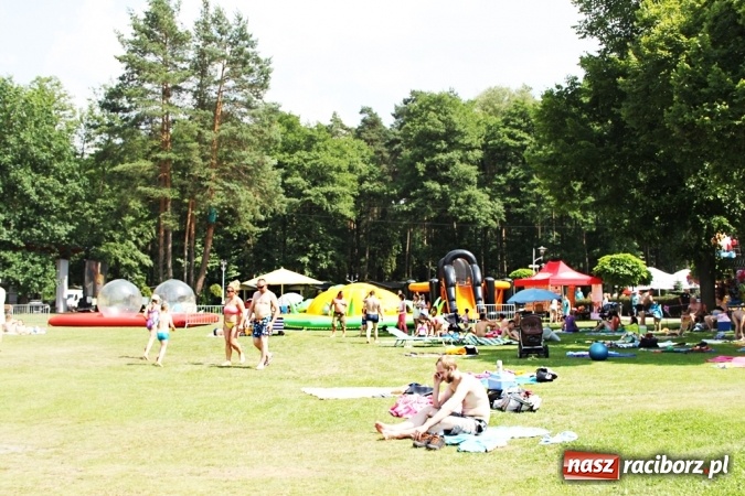 Zdjęcie w galerii na portalu naszraciborz.pl: W Szymocicach i Oborze dobra frekwencja na początek sezonu wiadomości z regionu