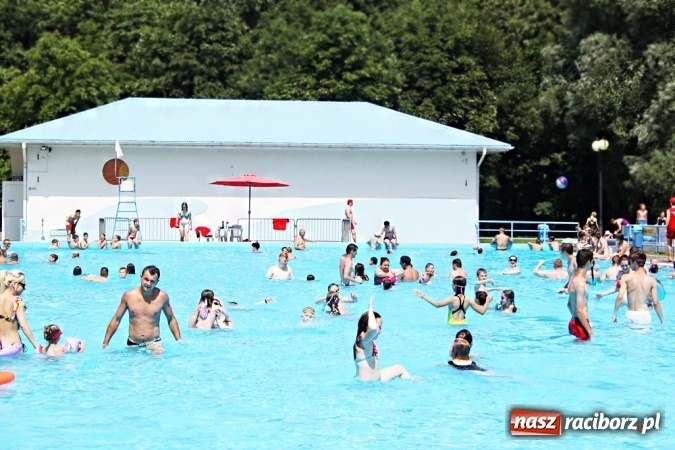 Zdjęcie w galerii na portalu naszraciborz.pl: W Szymocicach i Oborze dobra frekwencja na początek sezonu wiadomości z regionu