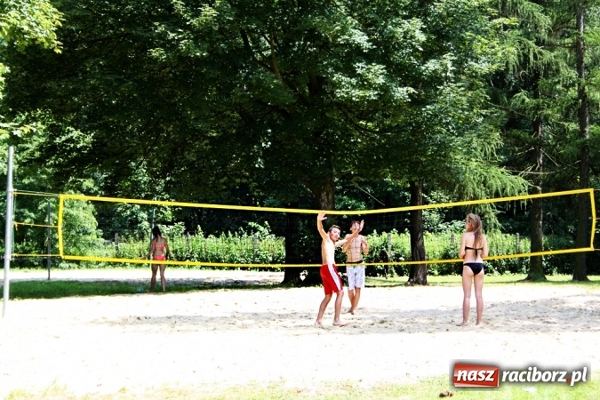 Zdjęcie w galerii na portalu naszraciborz.pl: W Szymocicach i Oborze dobra frekwencja na początek sezonu wiadomości z regionu