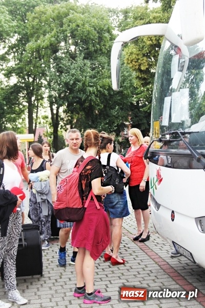 Zdjęcie w galerii na portalu naszraciborz.pl: Pierwszy turnus już w drodze do Pleśnej wiadomości z regionu