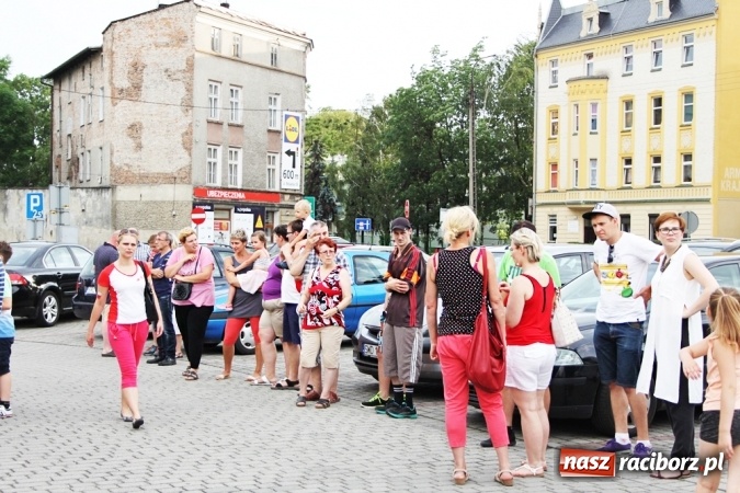 Zdjęcie w galerii na portalu naszraciborz.pl: Pierwszy turnus już w drodze do Pleśnej wiadomości z regionu