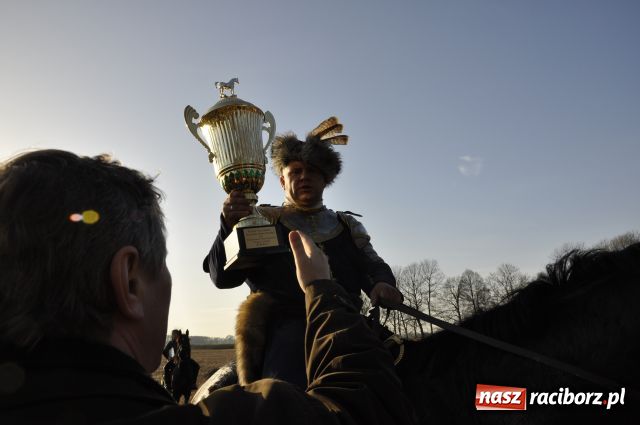 Zdjęcie w galerii na portalu naszraciborz.pl: Lis złapany w OKAMGNIENIU wiadomości z regionu