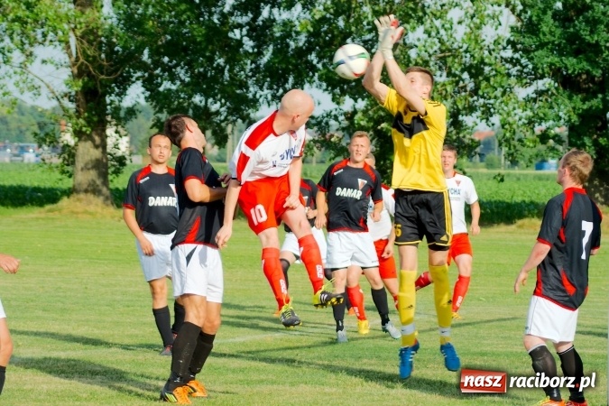 Zdjęcie w galerii na portalu naszraciborz.pl: Cały świat już wie, że Lyski są w A klasie. Masakra Bieńkowic w barażowym rewanżu wiadomości z regionu