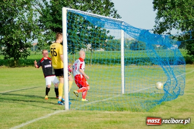 Zdjęcie w galerii na portalu naszraciborz.pl: Cały świat już wie, że Lyski są w A klasie. Masakra Bieńkowic w barażowym rewanżu wiadomości z regionu