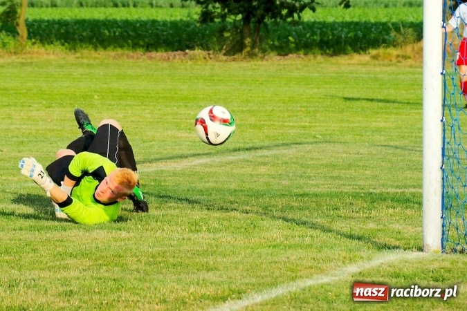 Zdjęcie w galerii na portalu naszraciborz.pl: Cały świat już wie, że Lyski są w A klasie. Masakra Bieńkowic w barażowym rewanżu wiadomości z regionu