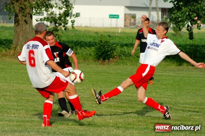 Zdjęcie w galerii na portalu naszraciborz.pl: Cały świat już wie, że Lyski są w A klasie. Masakra Bieńkowic w barażowym rewanżu wiadomości z regionu