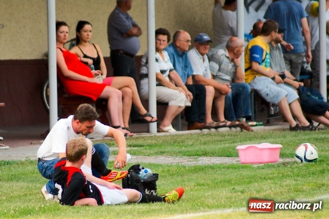 Zdjęcie w galerii na portalu naszraciborz.pl: Cały świat już wie, że Lyski są w A klasie. Masakra Bieńkowic w barażowym rewanżu wiadomości z regionu