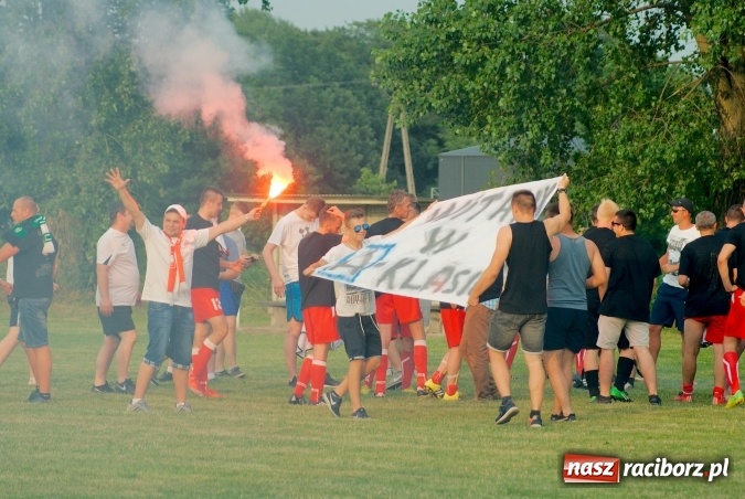 Zdjęcie w galerii na portalu naszraciborz.pl: Cały świat już wie, że Lyski są w A klasie. Masakra Bieńkowic w barażowym rewanżu wiadomości z regionu