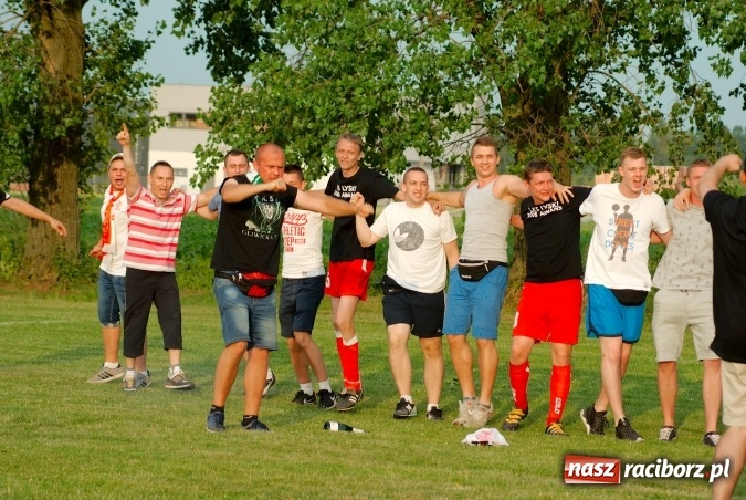Zdjęcie w galerii na portalu naszraciborz.pl: Cały świat już wie, że Lyski są w A klasie. Masakra Bieńkowic w barażowym rewanżu wiadomości z regionu