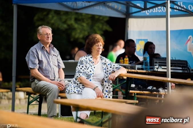 Zdjęcie w galerii na portalu naszraciborz.pl: Wianki, pochodnie i piosenki o miłości, czyli Noc Świętojańska w Kornicach wiadomości z regionu