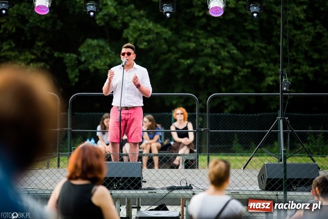 Zdjęcie w galerii na portalu naszraciborz.pl: Wianki, pochodnie i piosenki o miłości, czyli Noc Świętojańska w Kornicach wiadomości z regionu