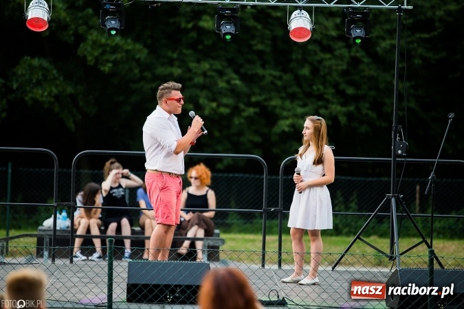 Zdjęcie w galerii na portalu naszraciborz.pl: Wianki, pochodnie i piosenki o miłości, czyli Noc Świętojańska w Kornicach wiadomości z regionu