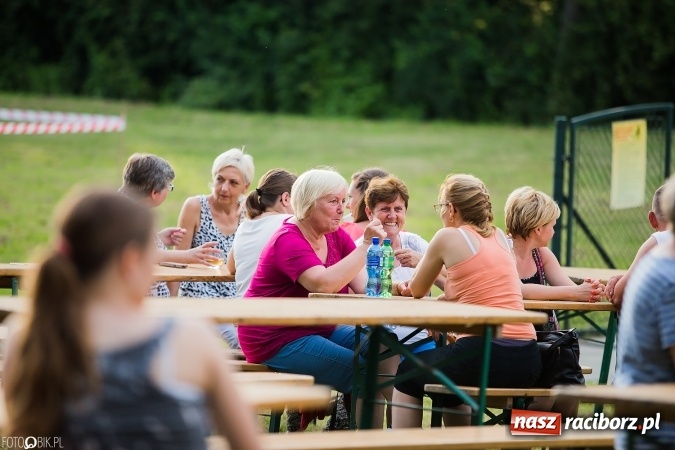 Zdjęcie w galerii na portalu naszraciborz.pl: Wianki, pochodnie i piosenki o miłości, czyli Noc Świętojańska w Kornicach wiadomości z regionu