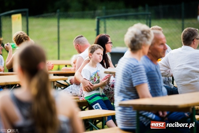 Zdjęcie w galerii na portalu naszraciborz.pl: Wianki, pochodnie i piosenki o miłości, czyli Noc Świętojańska w Kornicach wiadomości z regionu