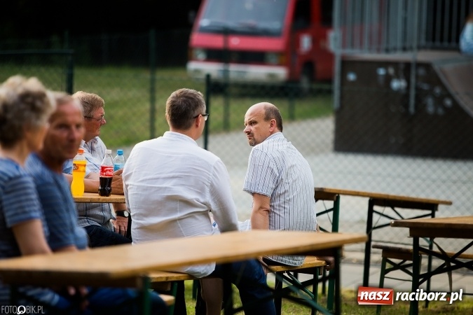 Zdjęcie w galerii na portalu naszraciborz.pl: Wianki, pochodnie i piosenki o miłości, czyli Noc Świętojańska w Kornicach wiadomości z regionu