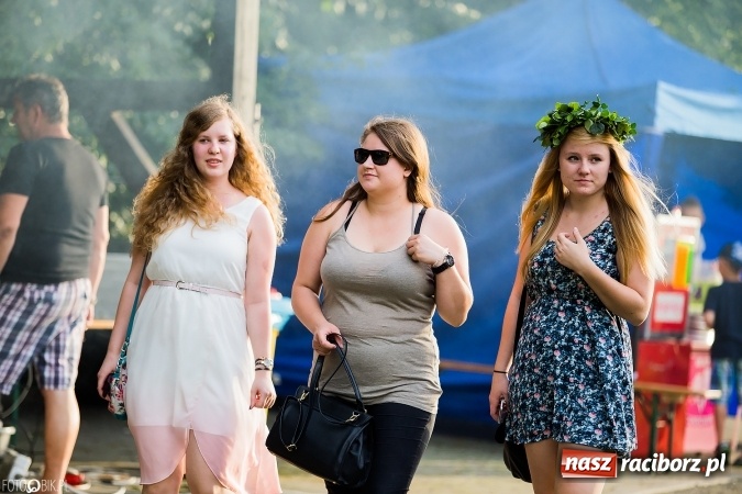 Zdjęcie w galerii na portalu naszraciborz.pl: Wianki, pochodnie i piosenki o miłości, czyli Noc Świętojańska w Kornicach wiadomości z regionu