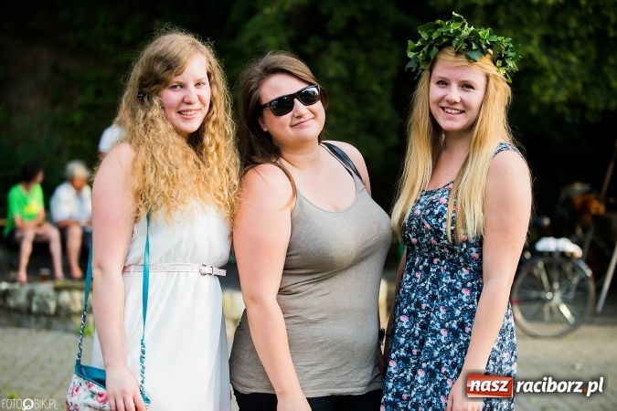 Zdjęcie w galerii na portalu naszraciborz.pl: Wianki, pochodnie i piosenki o miłości, czyli Noc Świętojańska w Kornicach wiadomości z regionu