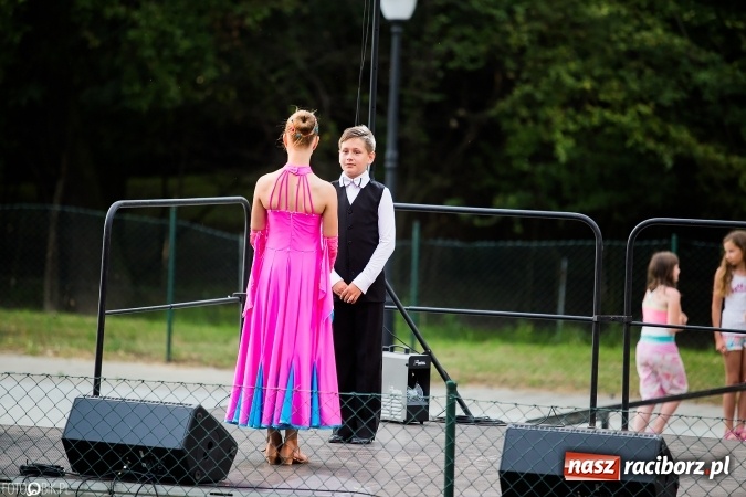 Zdjęcie w galerii na portalu naszraciborz.pl: Wianki, pochodnie i piosenki o miłości, czyli Noc Świętojańska w Kornicach wiadomości z regionu