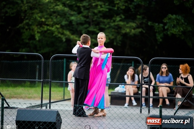 Zdjęcie w galerii na portalu naszraciborz.pl: Wianki, pochodnie i piosenki o miłości, czyli Noc Świętojańska w Kornicach wiadomości z regionu