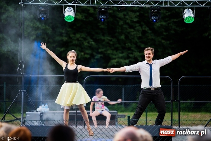 Zdjęcie w galerii na portalu naszraciborz.pl: Wianki, pochodnie i piosenki o miłości, czyli Noc Świętojańska w Kornicach wiadomości z regionu