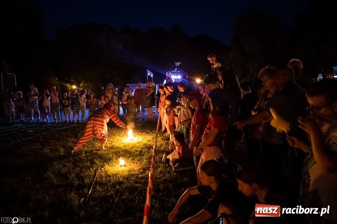 Zdjęcie w galerii na portalu naszraciborz.pl: Wianki, pochodnie i piosenki o miłości, czyli Noc Świętojańska w Kornicach wiadomości z regionu