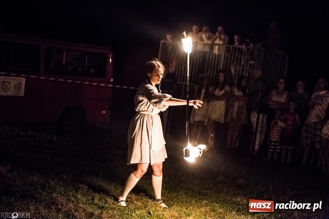 Zdjęcie w galerii na portalu naszraciborz.pl: Wianki, pochodnie i piosenki o miłości, czyli Noc Świętojańska w Kornicach wiadomości z regionu