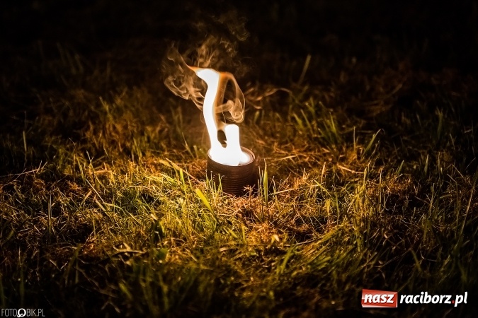 Zdjęcie w galerii na portalu naszraciborz.pl: Wianki, pochodnie i piosenki o miłości, czyli Noc Świętojańska w Kornicach wiadomości z regionu