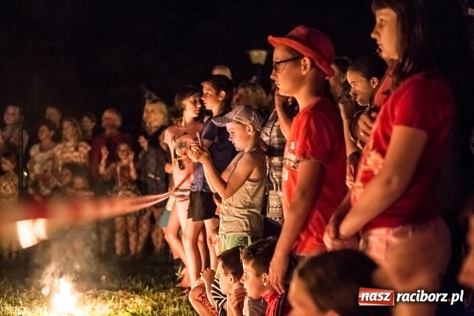 Zdjęcie w galerii na portalu naszraciborz.pl: Wianki, pochodnie i piosenki o miłości, czyli Noc Świętojańska w Kornicach wiadomości z regionu