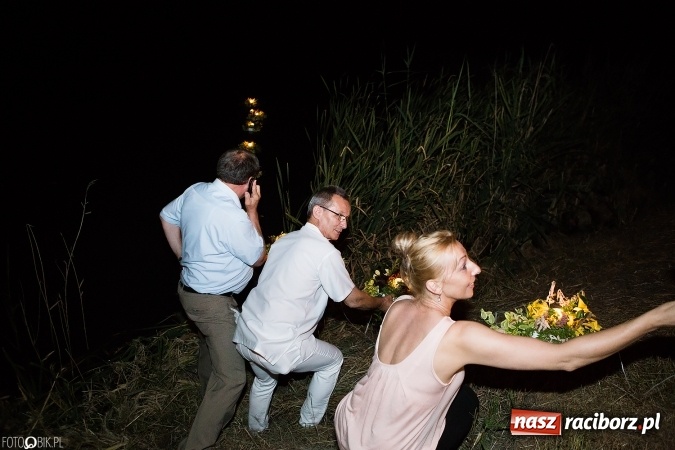 Zdjęcie w galerii na portalu naszraciborz.pl: Wianki, pochodnie i piosenki o miłości, czyli Noc Świętojańska w Kornicach wiadomości z regionu