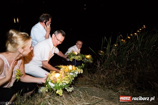 Zdjęcie w galerii na portalu naszraciborz.pl: Wianki, pochodnie i piosenki o miłości, czyli Noc Świętojańska w Kornicach wiadomości z regionu