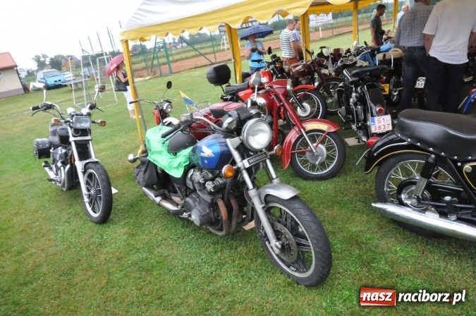 Zdjęcie w galerii na portalu naszraciborz.pl: IX Międzynarodowy Zlot Pojazdów Zabytków w Zabełkowie wiadomości z regionu