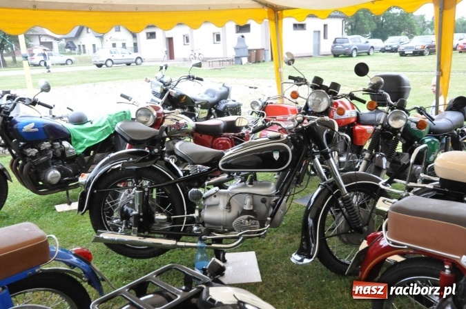 Zdjęcie w galerii na portalu naszraciborz.pl: IX Międzynarodowy Zlot Pojazdów Zabytków w Zabełkowie wiadomości z regionu