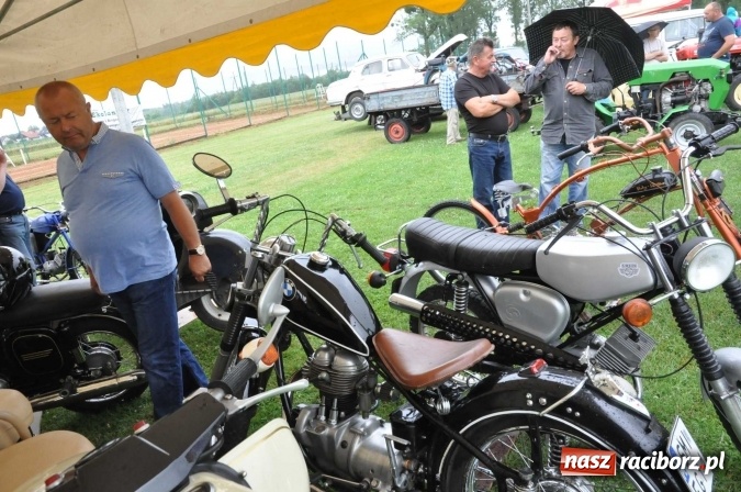 Zdjęcie w galerii na portalu naszraciborz.pl: IX Międzynarodowy Zlot Pojazdów Zabytków w Zabełkowie wiadomości z regionu