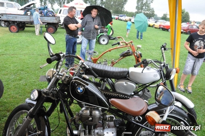 Zdjęcie w galerii na portalu naszraciborz.pl: IX Międzynarodowy Zlot Pojazdów Zabytków w Zabełkowie wiadomości z regionu