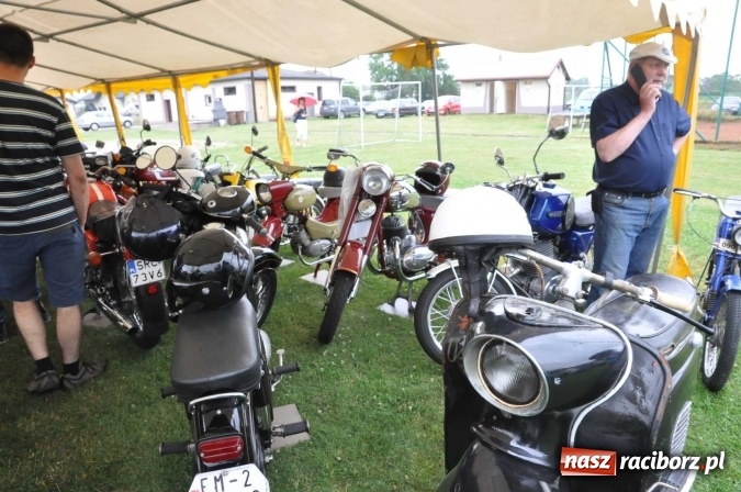 Zdjęcie w galerii na portalu naszraciborz.pl: IX Międzynarodowy Zlot Pojazdów Zabytków w Zabełkowie wiadomości z regionu