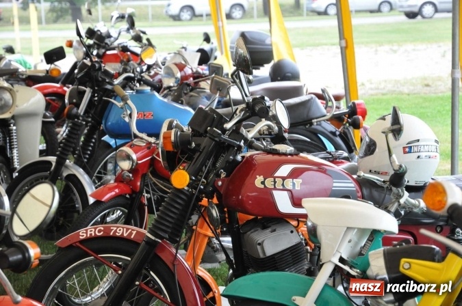 Zdjęcie w galerii na portalu naszraciborz.pl: IX Międzynarodowy Zlot Pojazdów Zabytków w Zabełkowie wiadomości z regionu