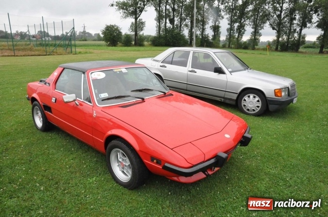 Zdjęcie w galerii na portalu naszraciborz.pl: IX Międzynarodowy Zlot Pojazdów Zabytków w Zabełkowie wiadomości z regionu