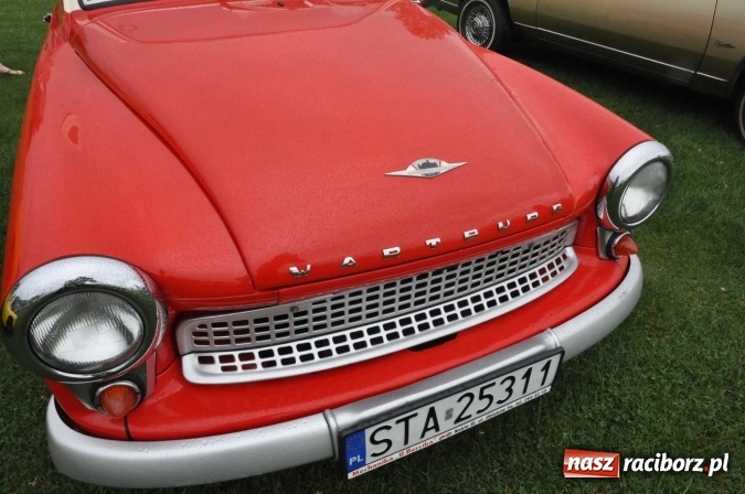 Zdjęcie w galerii na portalu naszraciborz.pl: IX Międzynarodowy Zlot Pojazdów Zabytków w Zabełkowie wiadomości z regionu