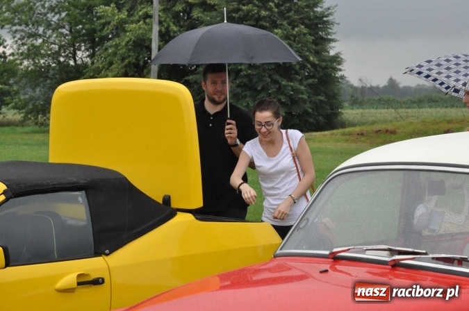 Zdjęcie w galerii na portalu naszraciborz.pl: IX Międzynarodowy Zlot Pojazdów Zabytków w Zabełkowie wiadomości z regionu