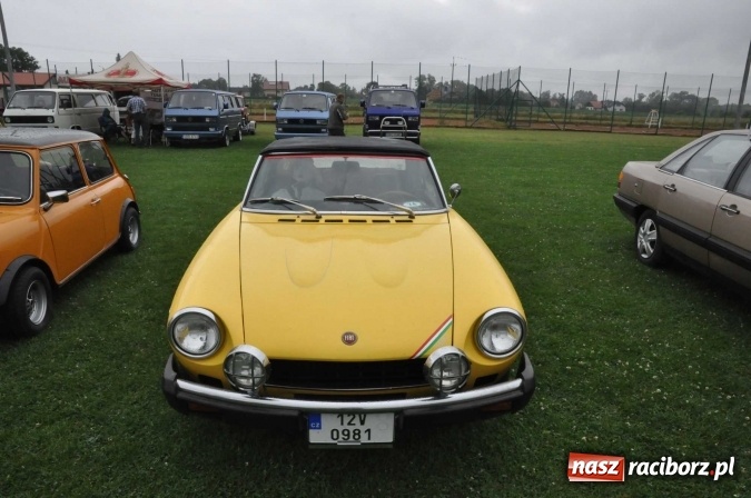 Zdjęcie w galerii na portalu naszraciborz.pl: IX Międzynarodowy Zlot Pojazdów Zabytków w Zabełkowie wiadomości z regionu