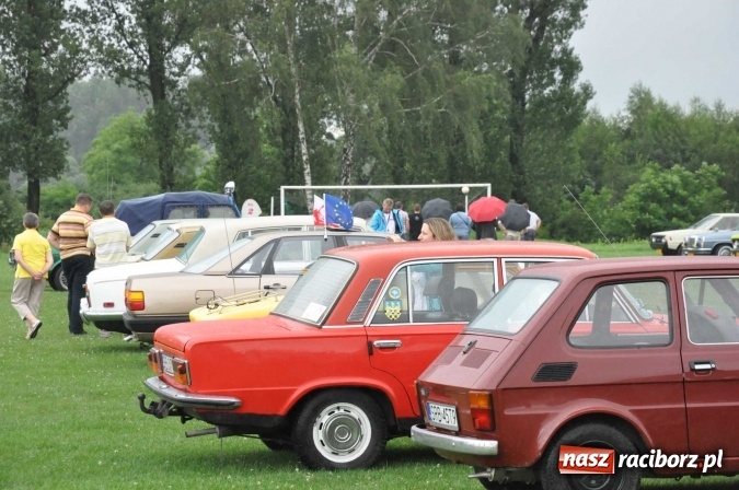 Zdjęcie w galerii na portalu naszraciborz.pl: IX Międzynarodowy Zlot Pojazdów Zabytków w Zabełkowie wiadomości z regionu