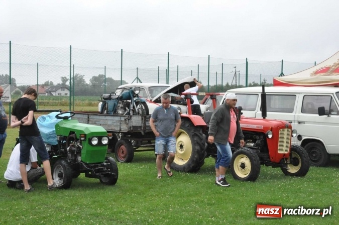 Zdjęcie w galerii na portalu naszraciborz.pl: IX Międzynarodowy Zlot Pojazdów Zabytków w Zabełkowie wiadomości z regionu