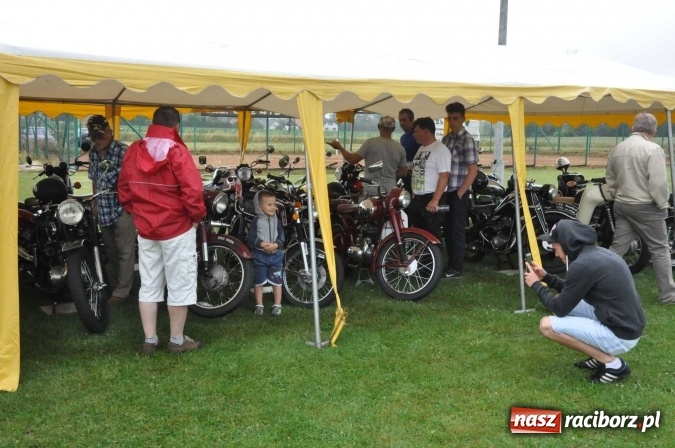 Zdjęcie w galerii na portalu naszraciborz.pl: IX Międzynarodowy Zlot Pojazdów Zabytków w Zabełkowie wiadomości z regionu