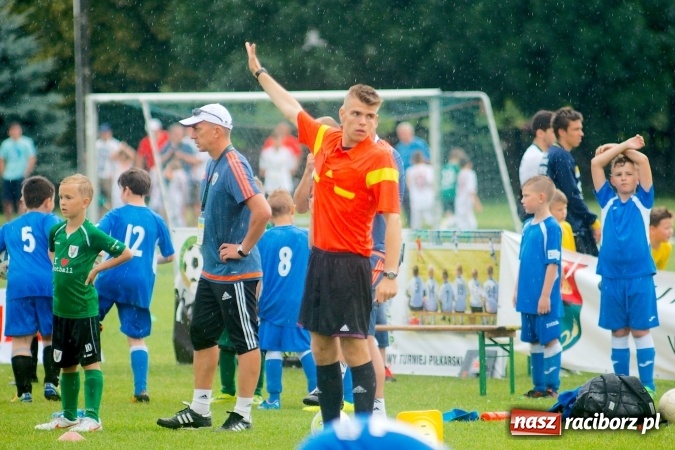Zdjęcie w galerii na portalu naszraciborz.pl: Tworków Cup 2016: Ulewny deszcz utrudniał tworkowski turniej. Raciborska Unia na podium wiadomości z regionu