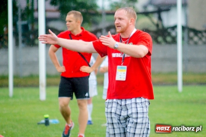 Zdjęcie w galerii na portalu naszraciborz.pl: Tworków Cup 2016: Ulewny deszcz utrudniał tworkowski turniej. Raciborska Unia na podium wiadomości z regionu