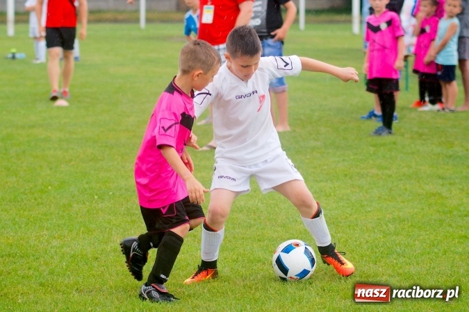 Zdjęcie w galerii na portalu naszraciborz.pl: Tworków Cup 2016: Ulewny deszcz utrudniał tworkowski turniej. Raciborska Unia na podium wiadomości z regionu