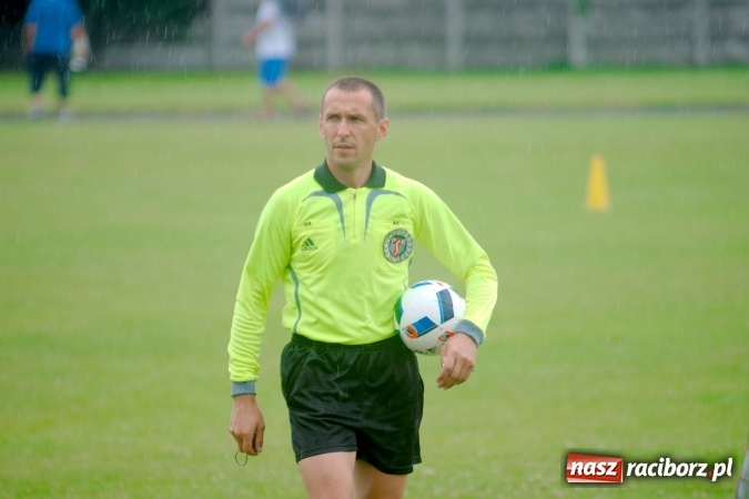 Zdjęcie w galerii na portalu naszraciborz.pl: Tworków Cup 2016: Ulewny deszcz utrudniał tworkowski turniej. Raciborska Unia na podium wiadomości z regionu