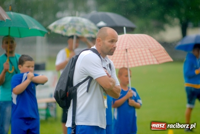 Zdjęcie w galerii na portalu naszraciborz.pl: Tworków Cup 2016: Ulewny deszcz utrudniał tworkowski turniej. Raciborska Unia na podium wiadomości z regionu
